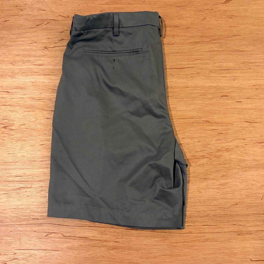 Croft & Barrow Mens Gray Performance Golf Shorts Size 38 Flat Front Polyester